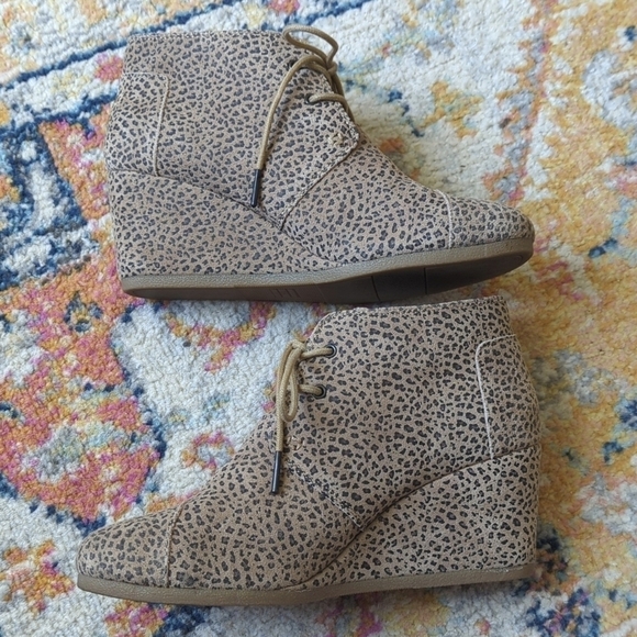 Toms Desert Chic Cheetah Printed Suede Lace Up Wedge Ankle Booties Tan Black 10 - Picture 6 of 16